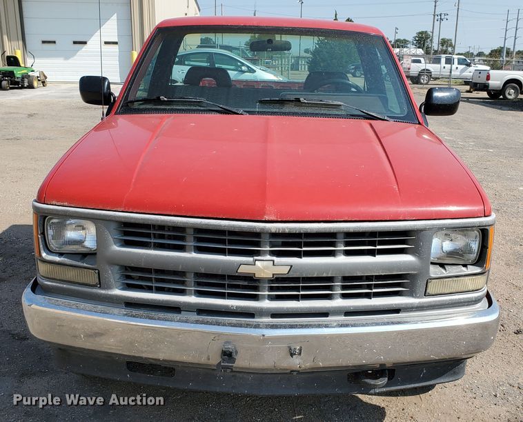 image for item HK9239 1994 Chevrolet Cheyenne 1500  pickup truck