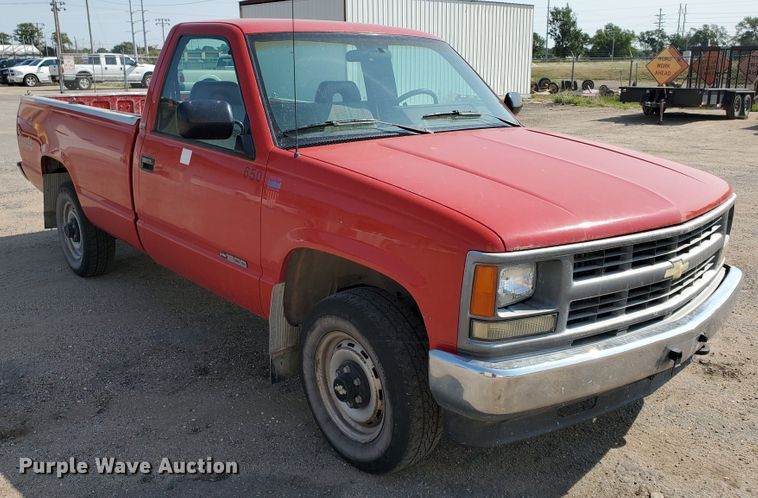 image for item HK9239 1994 Chevrolet Cheyenne 1500  pickup truck