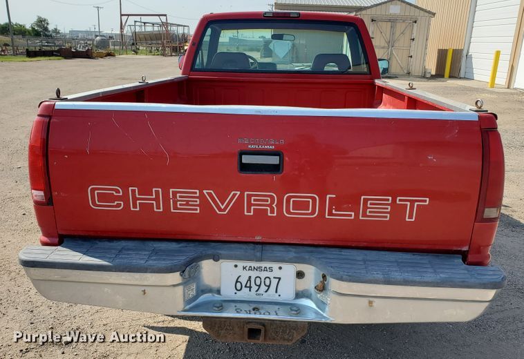 image for item HK9239 1994 Chevrolet Cheyenne 1500  pickup truck