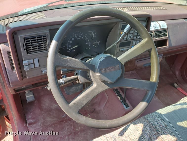 image for item HK9239 1994 Chevrolet Cheyenne 1500  pickup truck