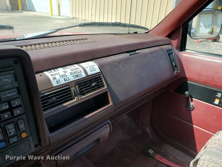 image for item HK9239 1994 Chevrolet Cheyenne 1500  pickup truck