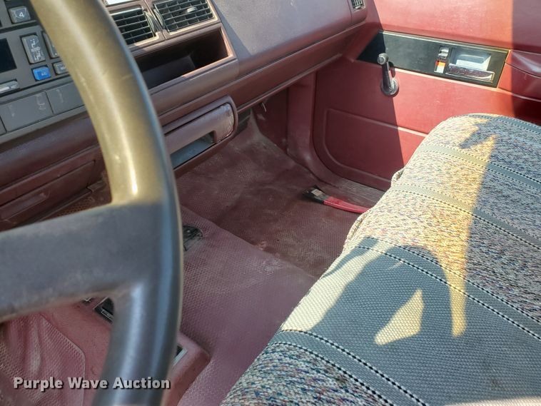 image for item HK9239 1994 Chevrolet Cheyenne 1500  pickup truck