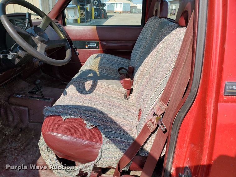 image for item HK9239 1994 Chevrolet Cheyenne 1500  pickup truck