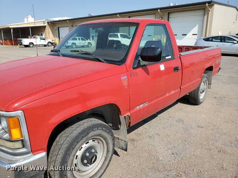 image for item HK9239 1994 Chevrolet Cheyenne 1500  pickup truck