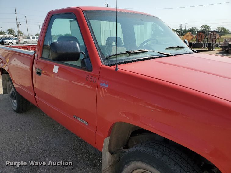 image for item HK9239 1994 Chevrolet Cheyenne 1500  pickup truck