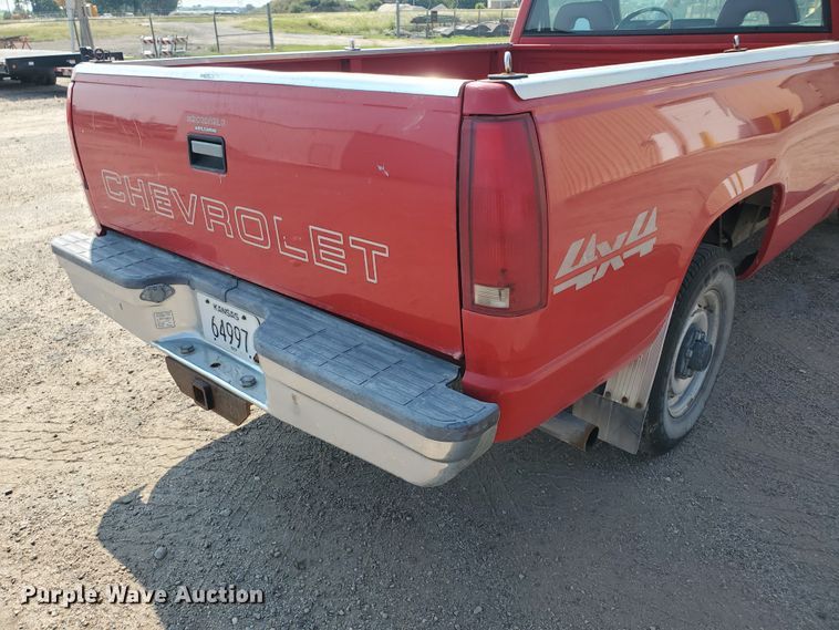 image for item HK9239 1994 Chevrolet Cheyenne 1500  pickup truck