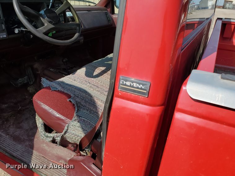 image for item HK9239 1994 Chevrolet Cheyenne 1500  pickup truck