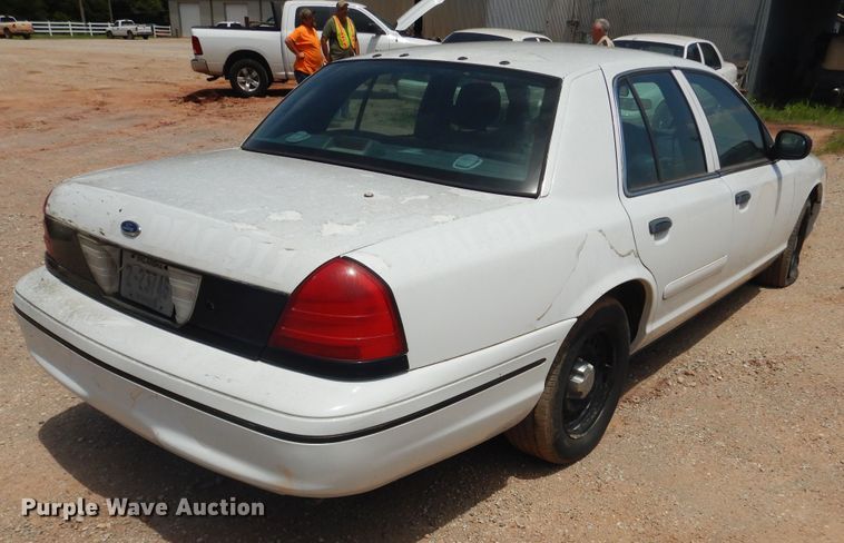image for item HO9011 2000 Ford Crown Victoria Police Interceptor