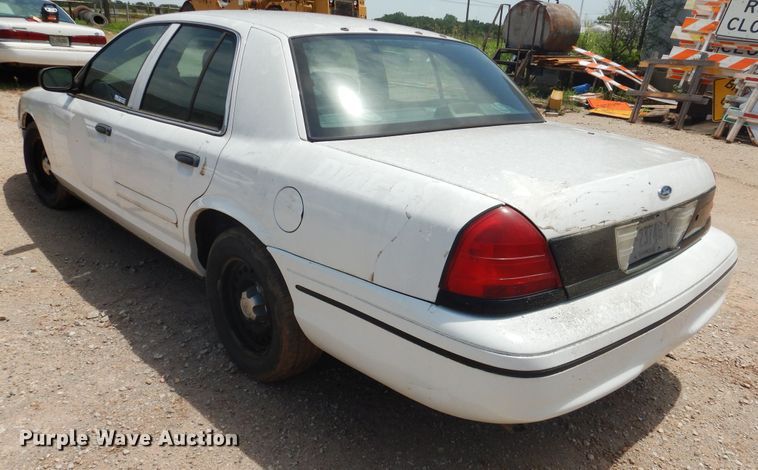 image for item HO9011 2000 Ford Crown Victoria Police Interceptor
