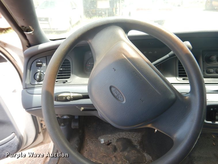 image for item HO9011 2000 Ford Crown Victoria Police Interceptor