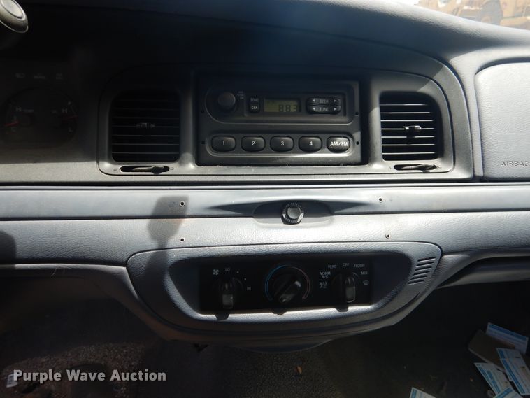 image for item HO9011 2000 Ford Crown Victoria Police Interceptor