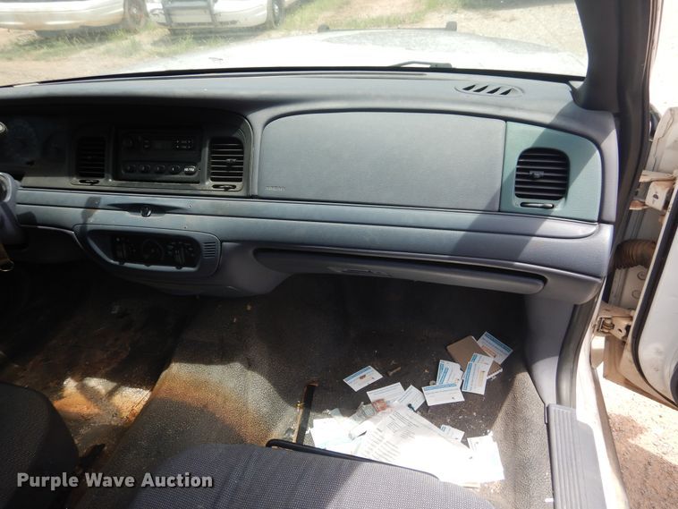 image for item HO9011 2000 Ford Crown Victoria Police Interceptor