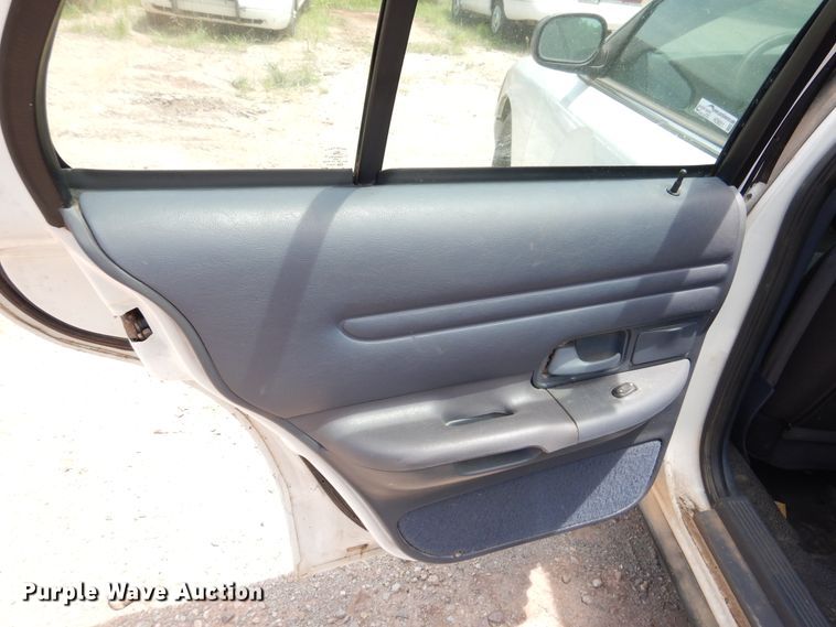 image for item HO9011 2000 Ford Crown Victoria Police Interceptor