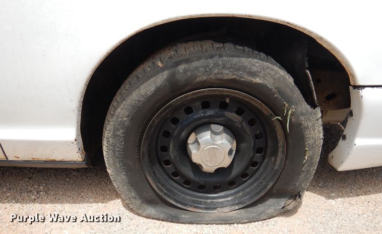 image for item HO9011 2000 Ford Crown Victoria Police Interceptor