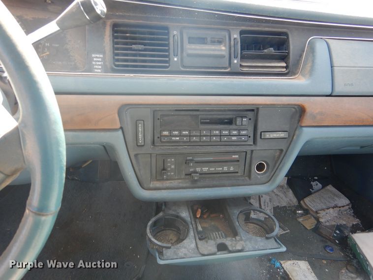 image for item HO9862 1993 Ford Crown Victoria