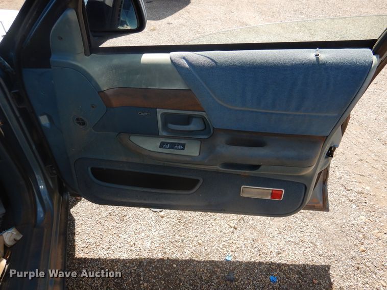 image for item HO9862 1993 Ford Crown Victoria
