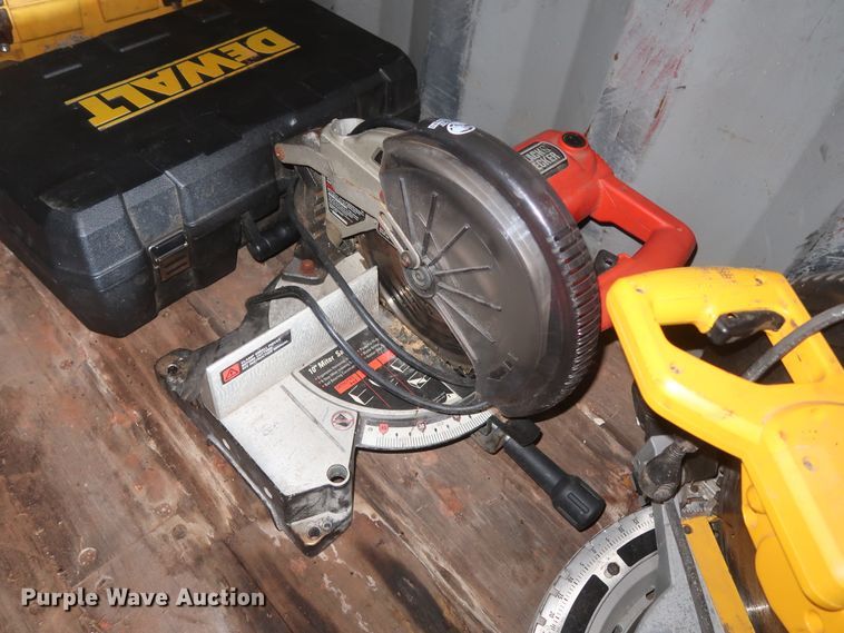 image for item HT9516 (20) electric saws and sanders