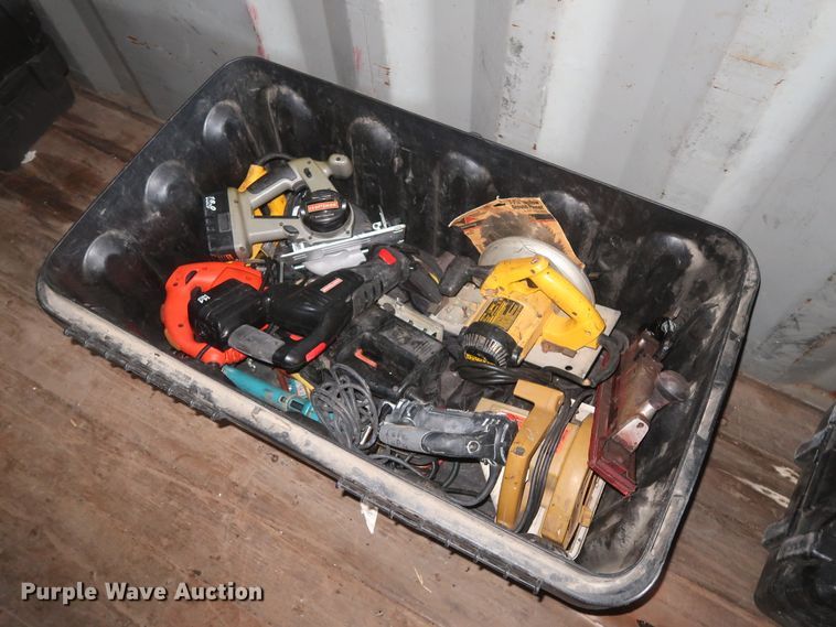 image for item HT9516 (20) electric saws and sanders