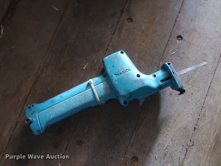 image for item HT9516 (20) electric saws and sanders