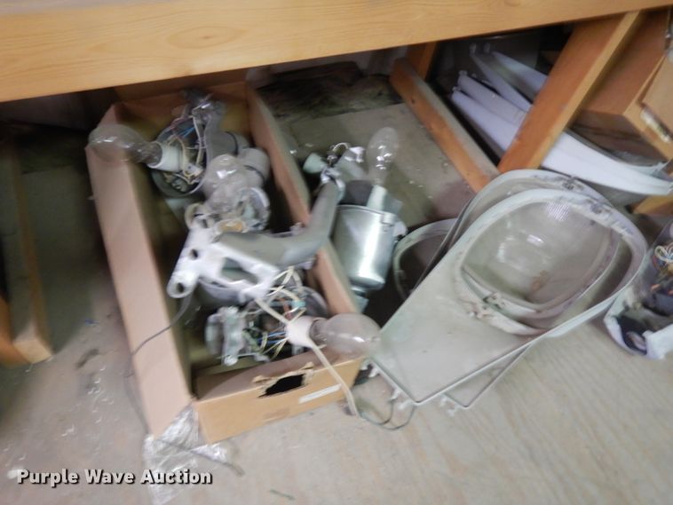 image for item HV9754 Lights