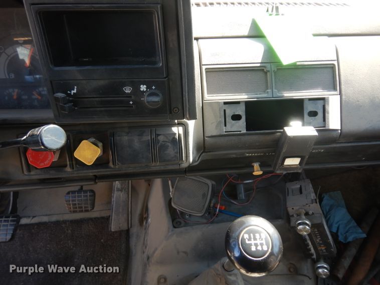 image for item HV9760 1990 GMC TopKick C6000  dump truck