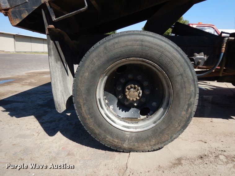 image for item HV9760 1990 GMC TopKick C6000  dump truck