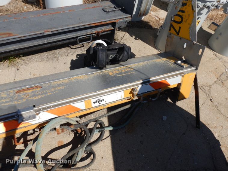 image for item HV9760 1990 GMC TopKick C6000  dump truck