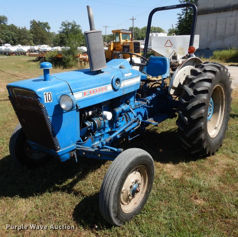 image for item HV9766 1970 Ford 2000  tractor