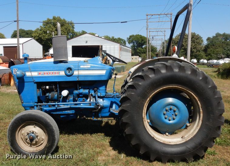 image for item HV9766 1970 Ford 2000  tractor