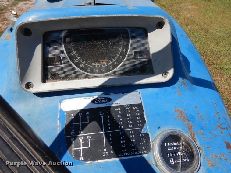 image for item HV9766 1970 Ford 2000  tractor