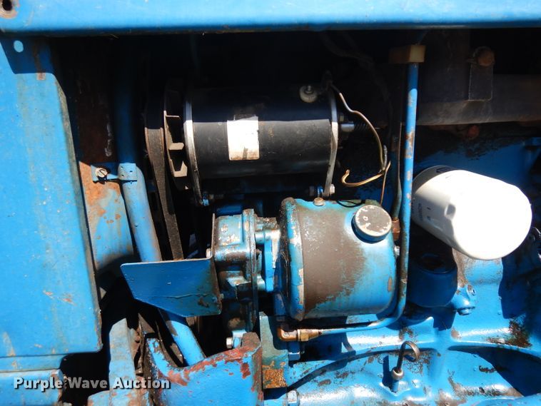 image for item HV9766 1970 Ford 2000  tractor