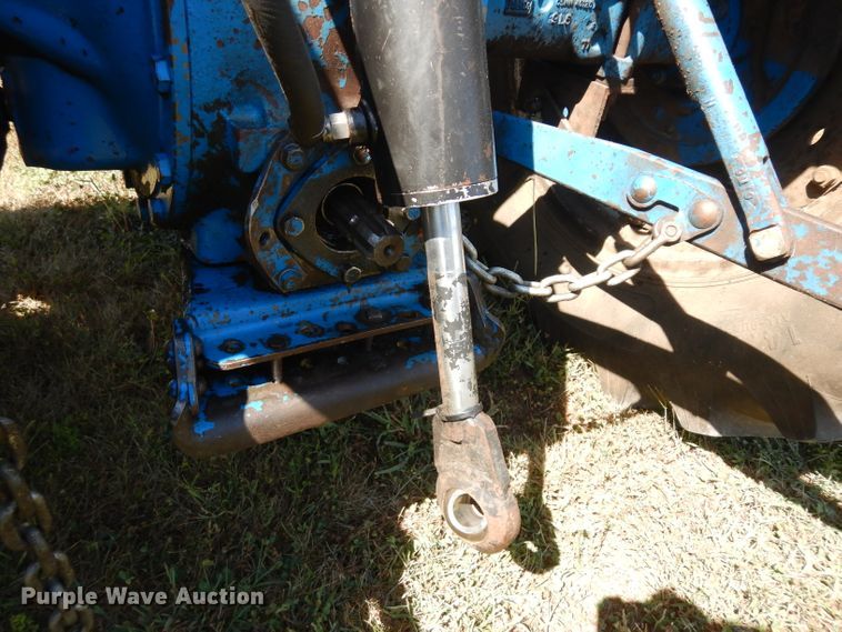 image for item HV9766 1970 Ford 2000  tractor