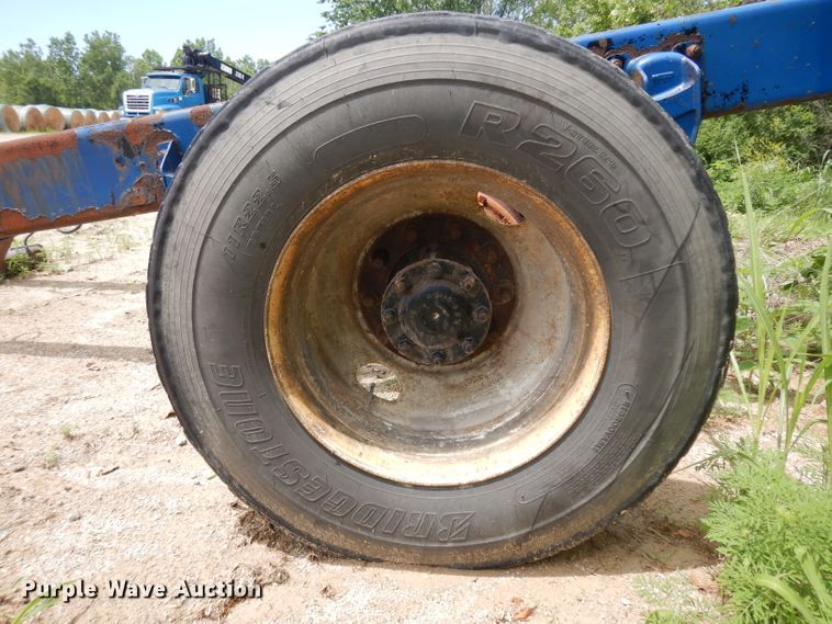 image for item HV9766 1970 Ford 2000  tractor