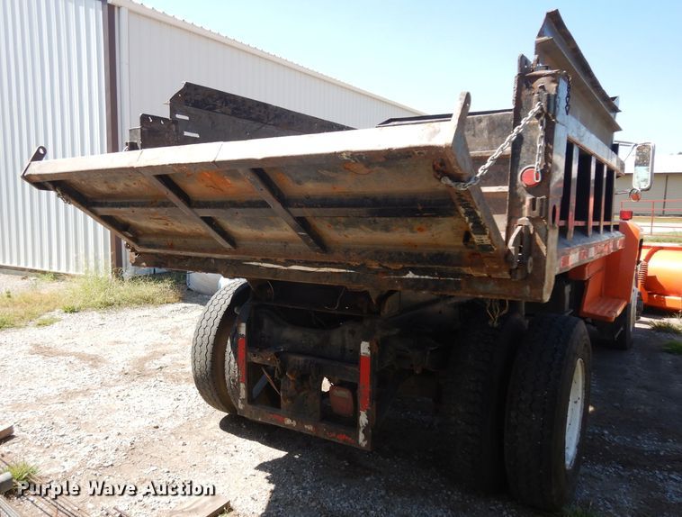 image for item HV9772 1991 Ford F800  dump truck
