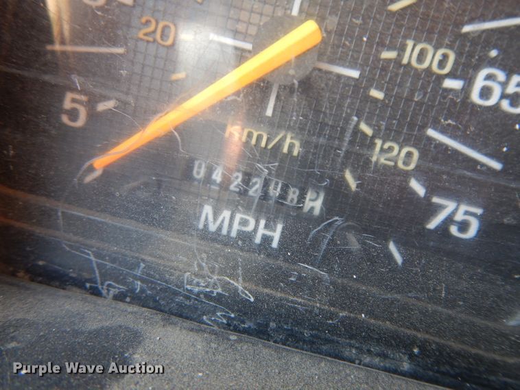 image for item HV9772 1991 Ford F800  dump truck