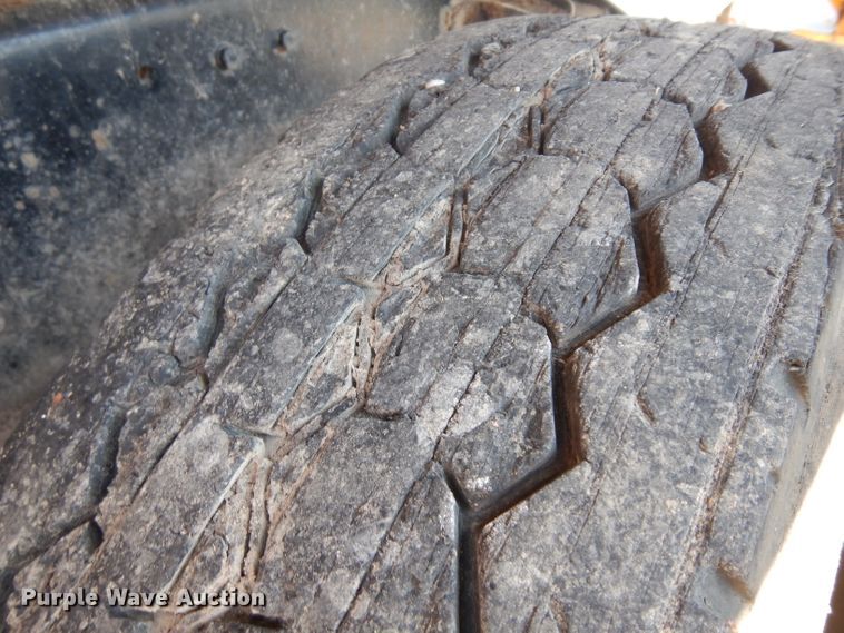 image for item HV9772 1991 Ford F800  dump truck