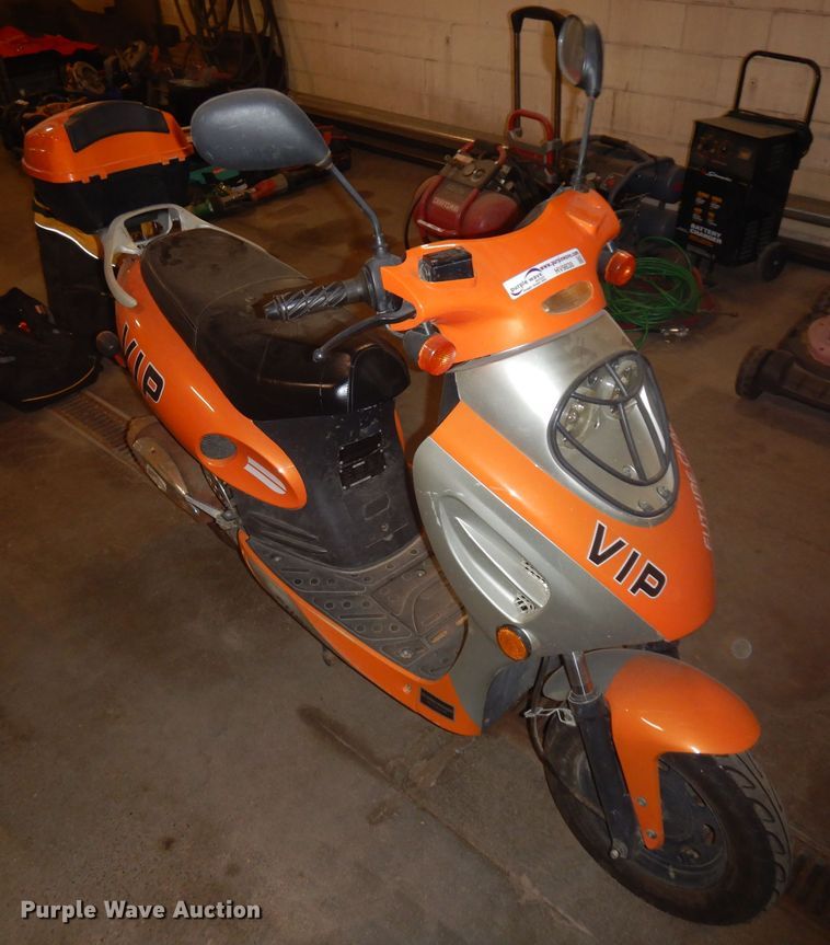 image for item HV9838 2012 Tao Tao moped