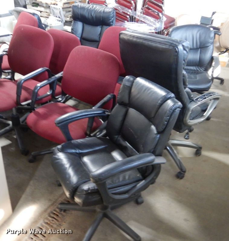 Furniture in Sioux Falls, SD Item HV9946 sold Purple Wave