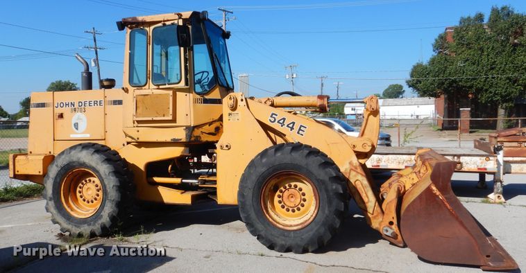 image for item HY9494 1989 John Deere 544E  wheel loader