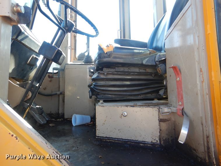 image for item HY9494 1989 John Deere 544E  wheel loader