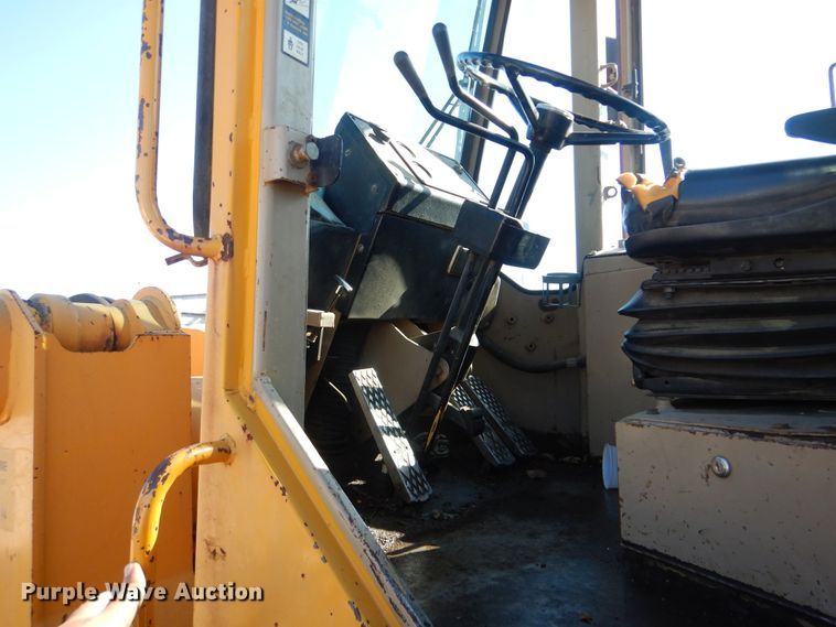 image for item HY9494 1989 John Deere 544E  wheel loader