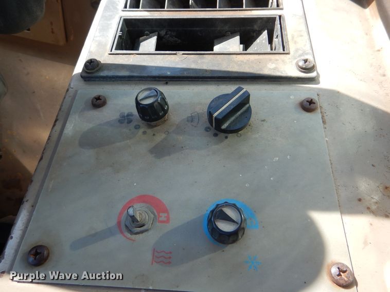 image for item HY9494 1989 John Deere 544E  wheel loader