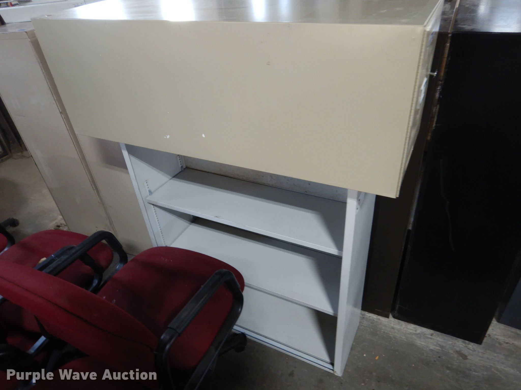 Furniture in Sioux Falls, SD Item HV9921 sold Purple Wave