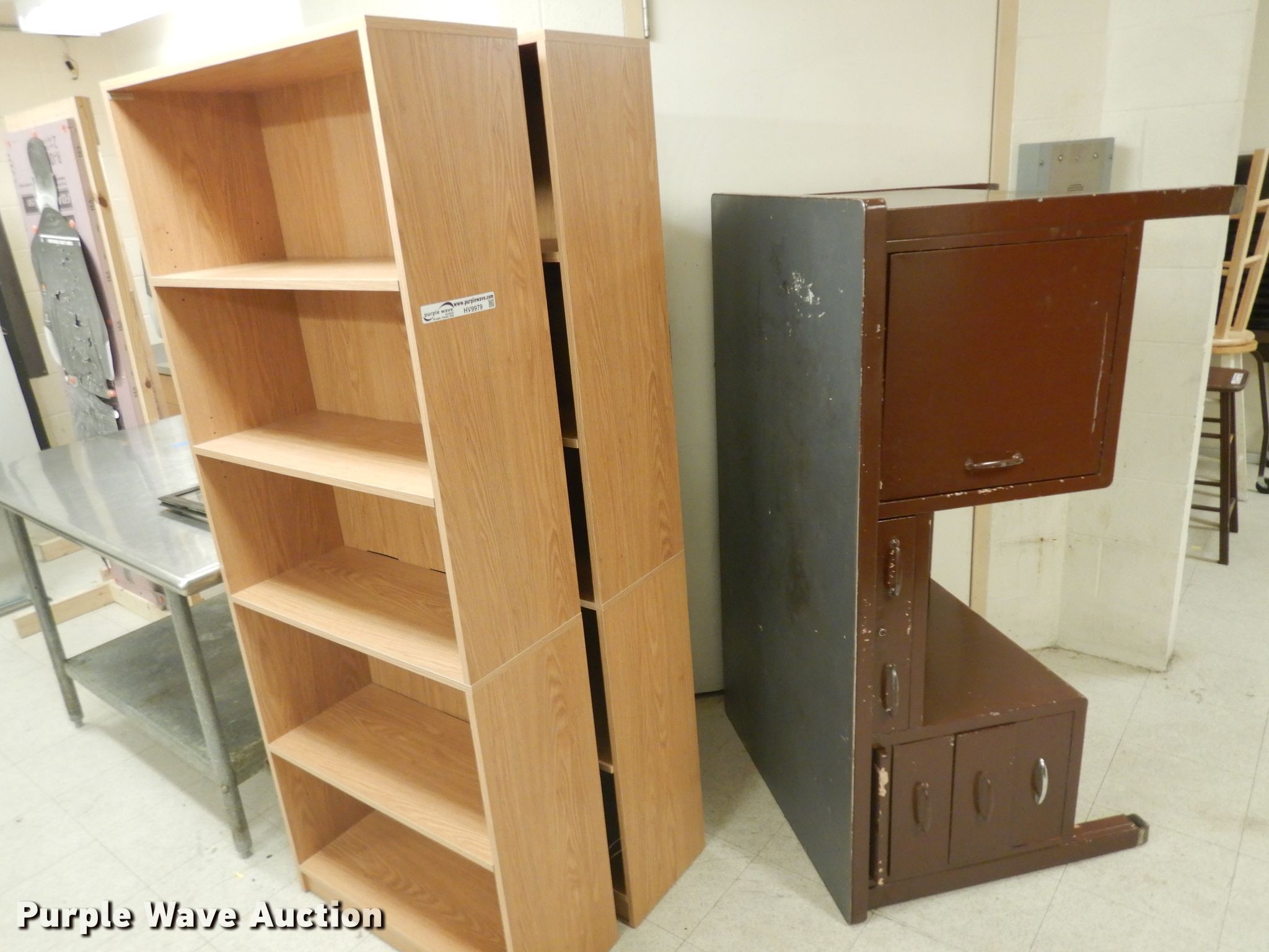 Furniture in Salina, KS Item HV9979 sold Purple Wave