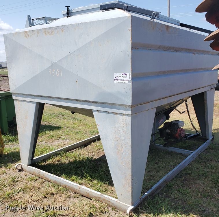 image for item DE4480 Convey All seed tender