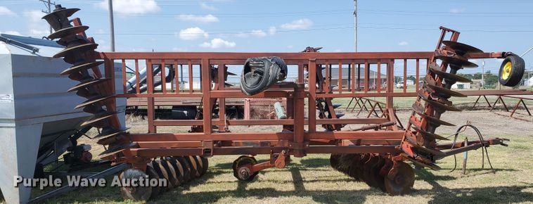 image for item DE4481 Sunflower tandem disk