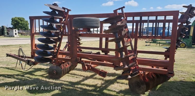 image for item DE4481 Sunflower tandem disk