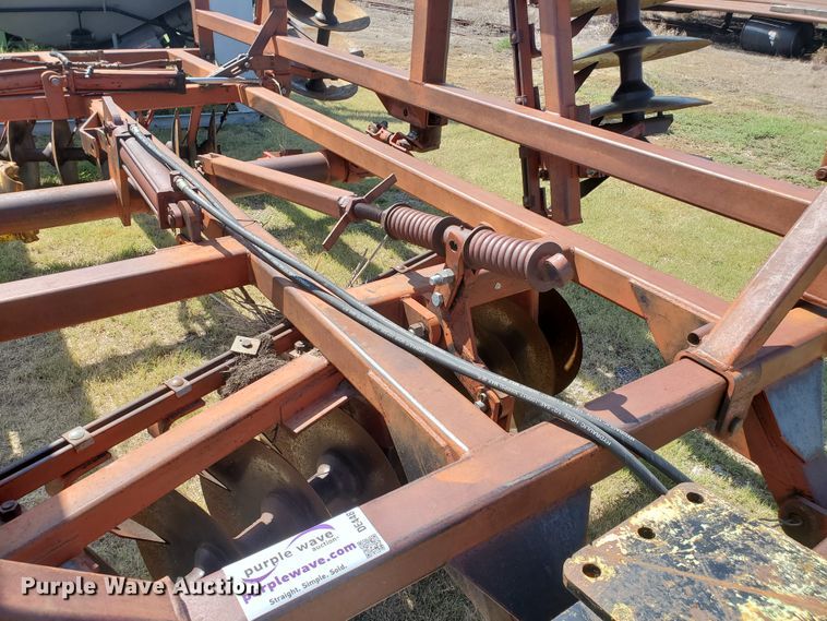 image for item DE4481 Sunflower tandem disk