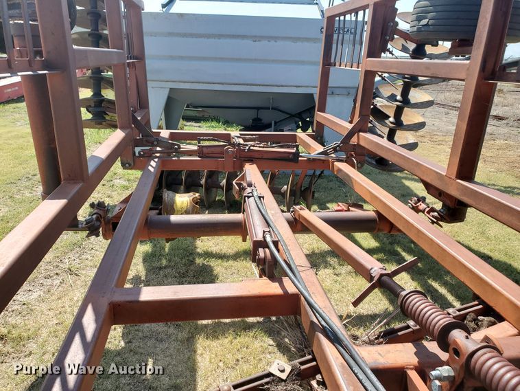 image for item DE4481 Sunflower tandem disk