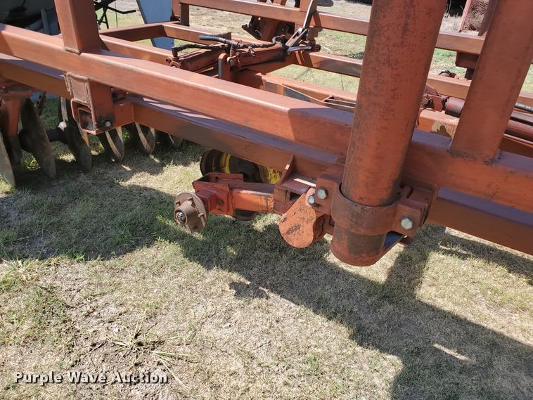 image for item DE4481 Sunflower tandem disk